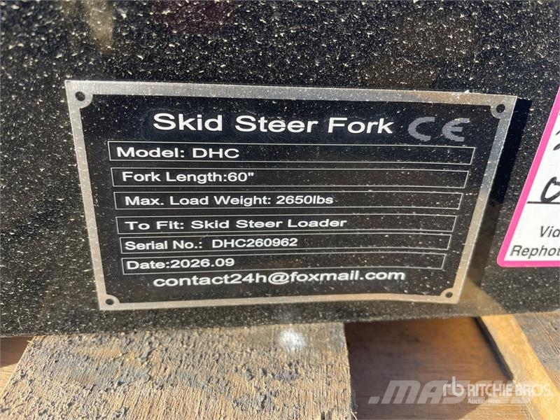 GIYI 60 in Skid Steer Forks (Unused) Fourche