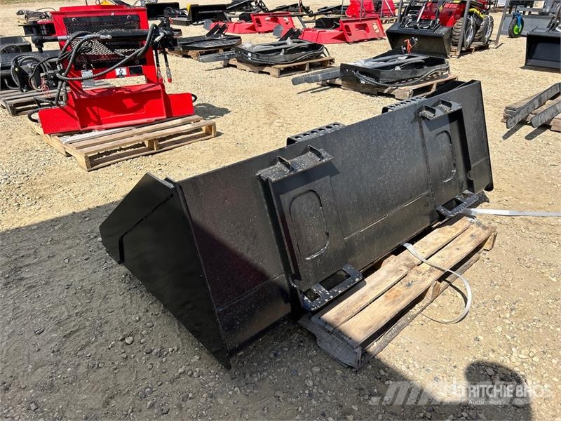  GIYI BT67 66 in Skid Steer Bucket (Unused) Godet