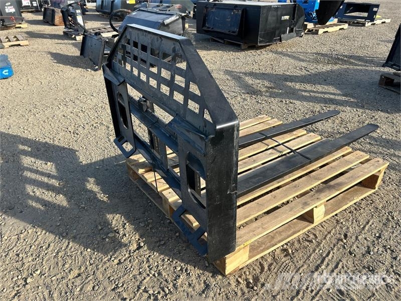  Giyi DHC 59 in Skid Steer Forks Fourche