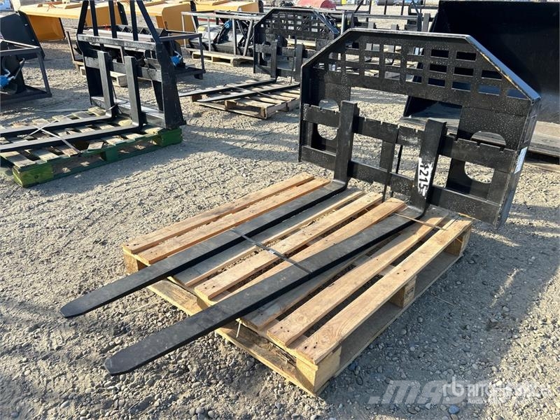  Giyi DHC 59 in Skid Steer Forks Fourche