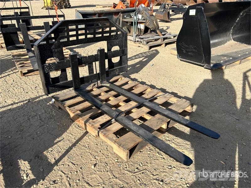 Giyi DHC 59 in Skid Steer Forks Fourche