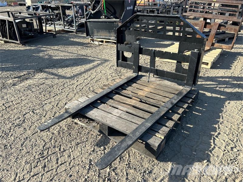 Giyi DHC 59 in Skid Steer Forks Fourche