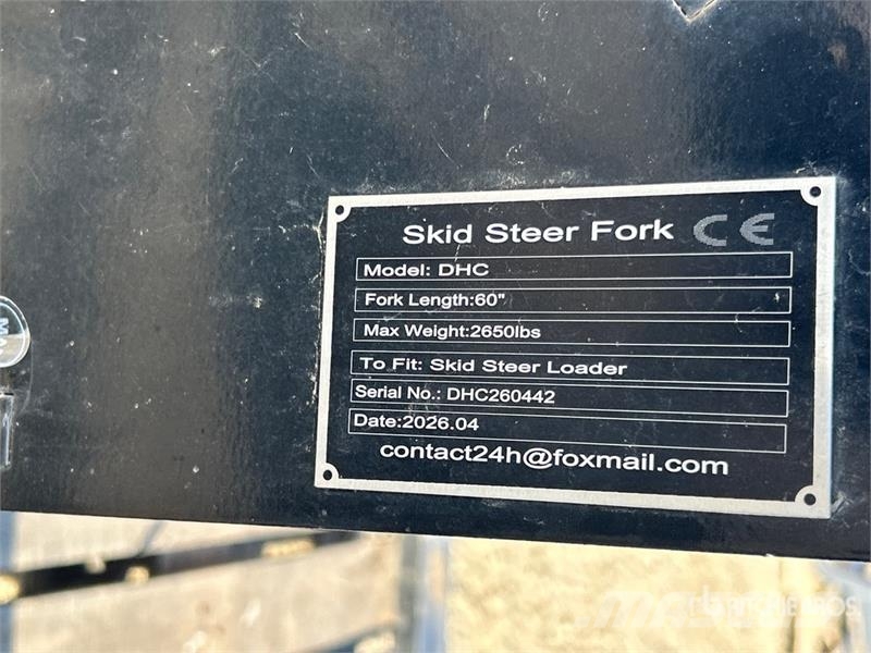 Giyi DHC 59 in Skid Steer Forks Fourche