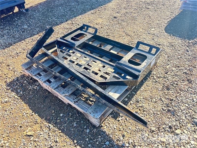GIYI DHC 60 in Skid Steer Forks (Unused) Forks