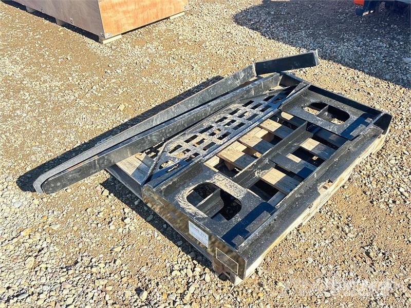GIYI DHC 60 in Skid Steer Forks (Unused) Forks