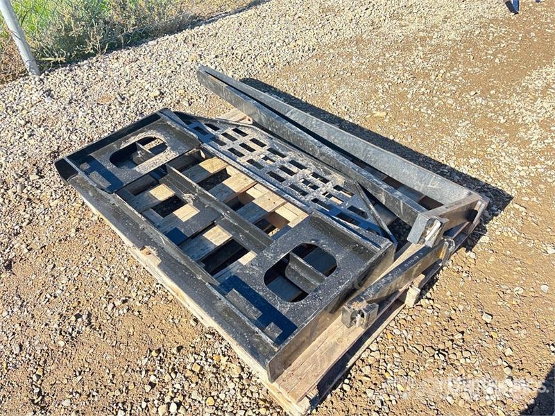 GIYI DHC 60 in Skid Steer Forks (Unused) Forks