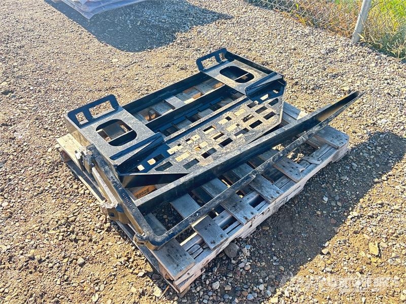 GIYI DHC 60 in Skid Steer Forks (Unused) Forks