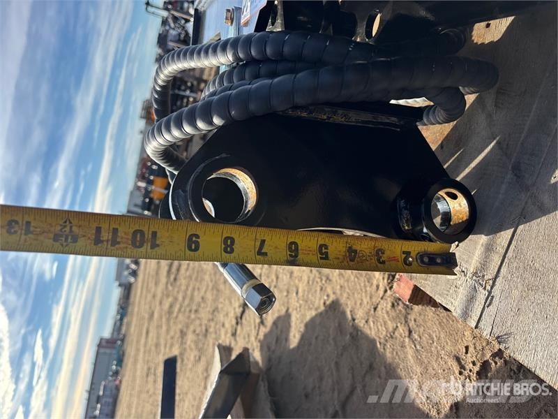  GIYI GY-3TB 32 in Cleanup Tilting Excavator Bucket Schaufeln