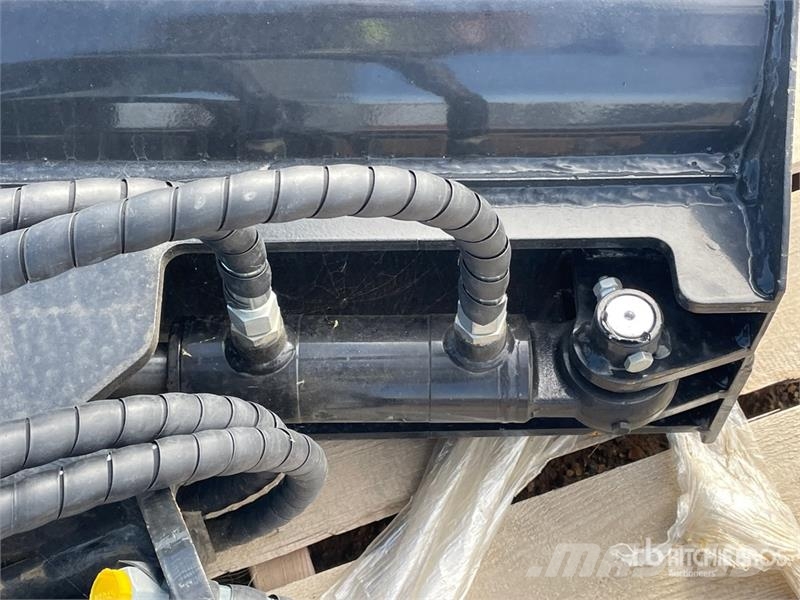 GIYI GY-3TB 32 in Hydraulic Tilting Excavator Buck 挖斗