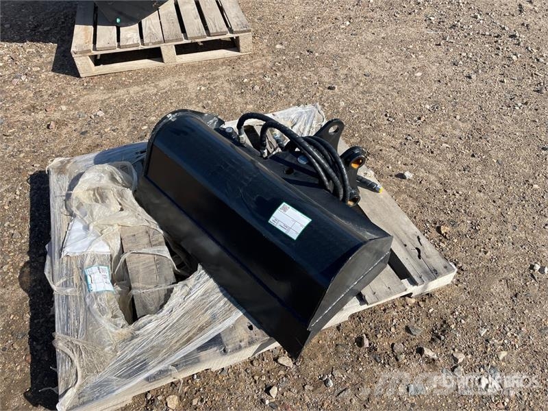 GIYI GY-3TB 32 in Hydraulic Tilting Excavator Buck 挖斗