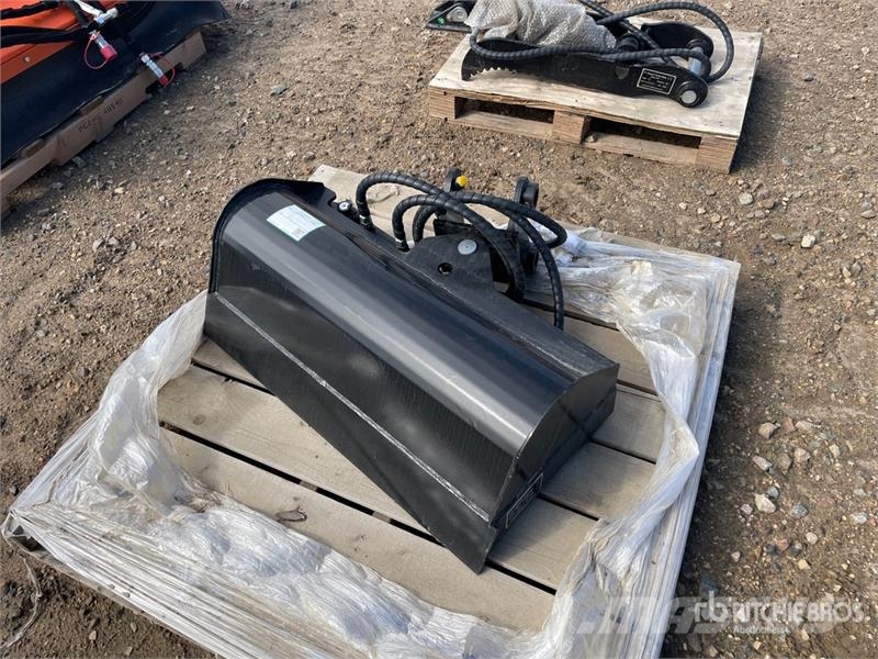 GIYI GY-3TB 32 in Hydraulic Tilting Excavator Buck 挖斗