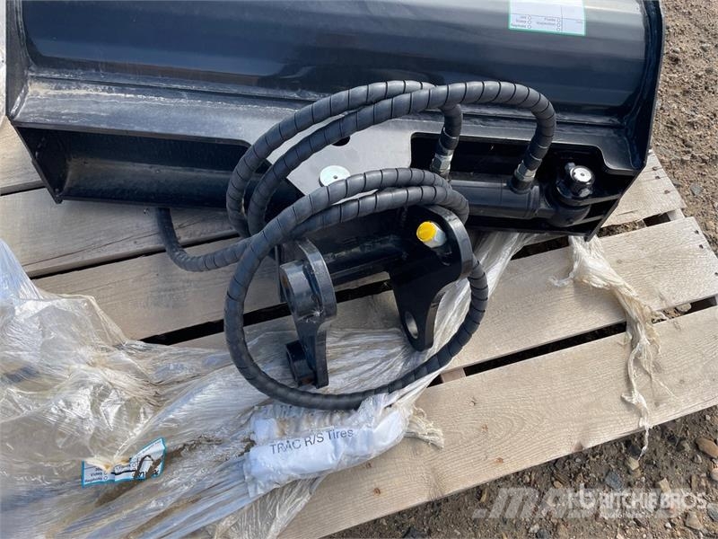 GIYI GY-3TB 32 in Hydraulic Tilting Excavator Buck 挖斗