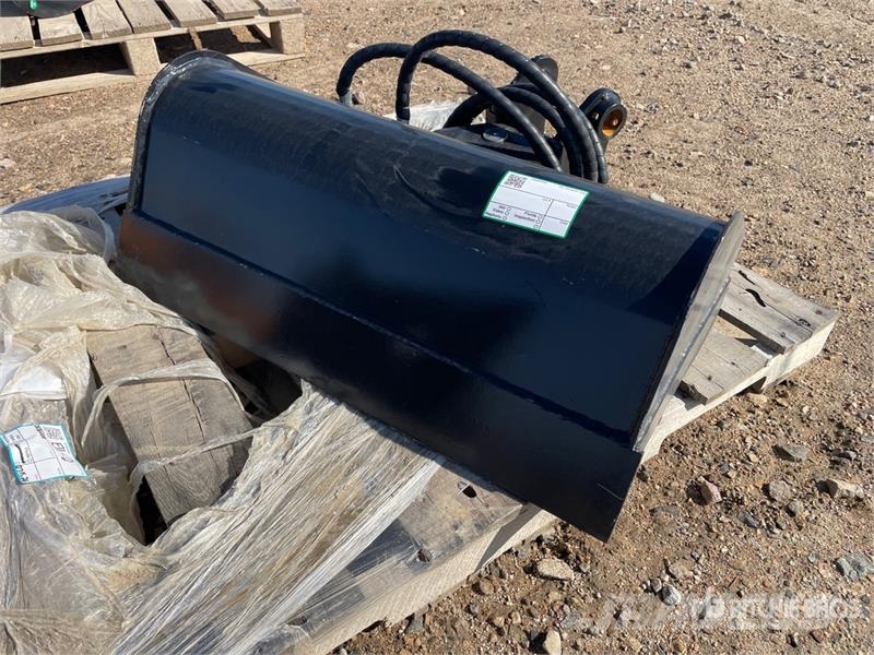 GIYI GY-3TB 32 in Hydraulic Tilting Excavator Buck 挖斗