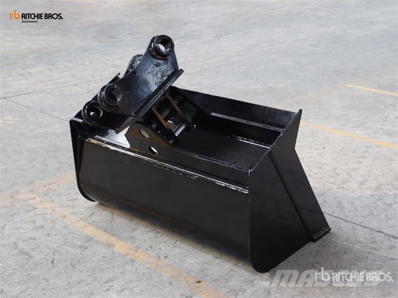 GIYI GY-3TB 32 in Tilting Excavator Bucket - Fits Kanalak