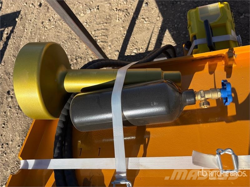  GIYI GY-AD680 Skid Steer Post Driver (Unused) Εξοπλισμός περίφραξης