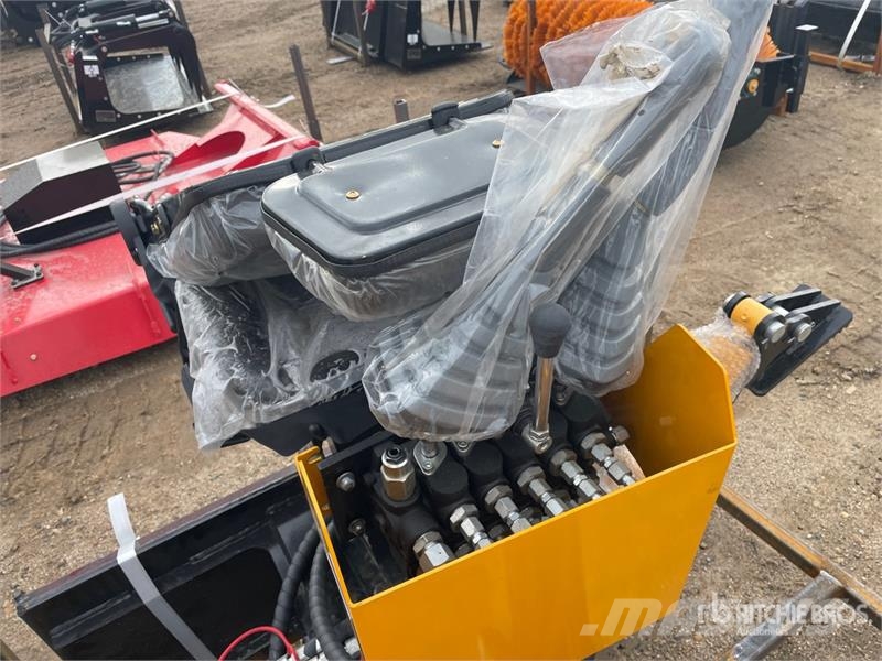  GIYI GY-BD98 47 in Skid Steer Backhoe (Unused) Pelle rétro arrière