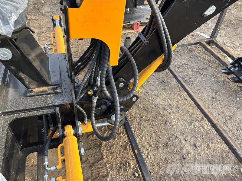 GIYI GY-BD98 47 in Skid Steer Backhoe (Unused) Beko kepçeleri
