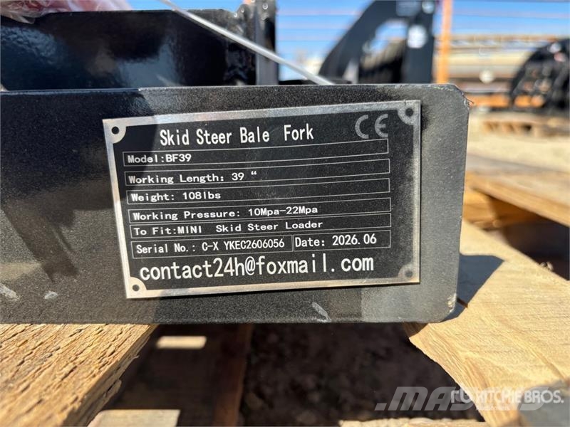  GIYI GY-BF39 39 in Mini Skid Steer Bale Spear (Unu Drugi deli