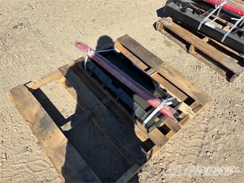  GIYI GY-BF39 39 in Mini Skid Steer Bale Spear (Unu Drugi deli