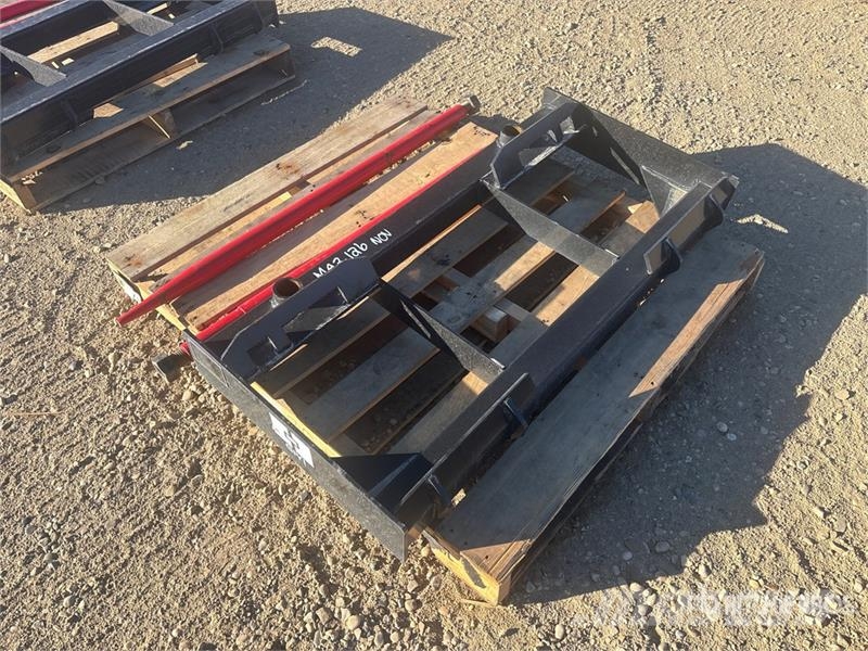  GIYI GY-BF47 47 in Skid Steer Bale Spear (Unused) Otros componentes