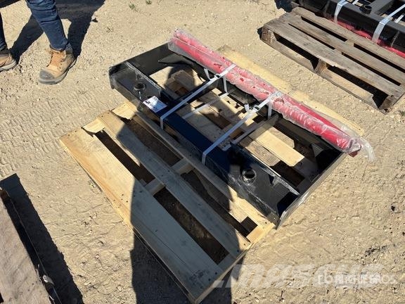  GIYI GY-BF47 47 in Skid Steer Bale Spear (Unused) Drugi deli