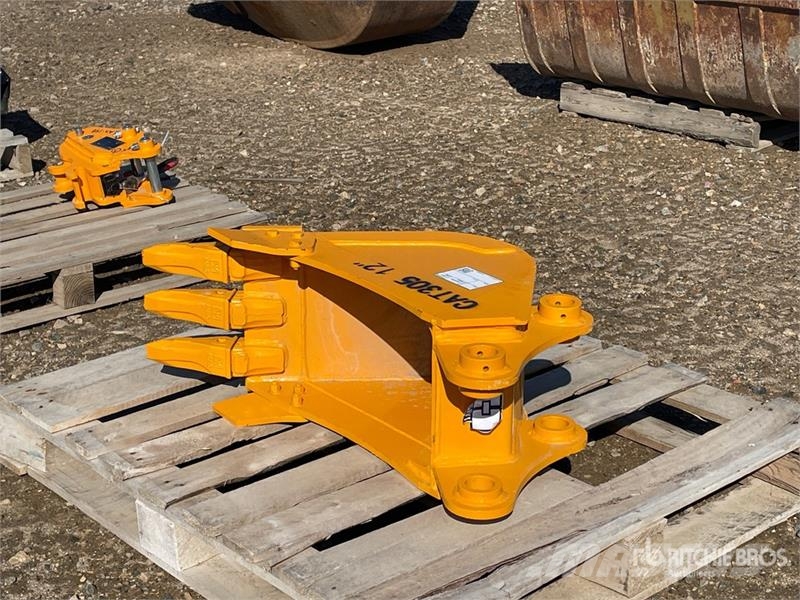 GIYI GY-BK 14 in Digging Cat 305 Excavator Bucket 挖斗