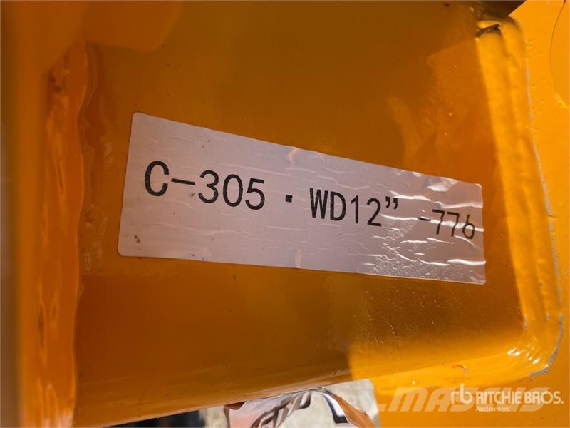 GIYI GY-BK 14 in Digging Cat 305 Excavator Bucket 挖斗