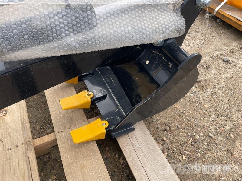 GIYI GY-BK56 16 in Skid Steer Backhoe (Unused) Pelle rétro arrière