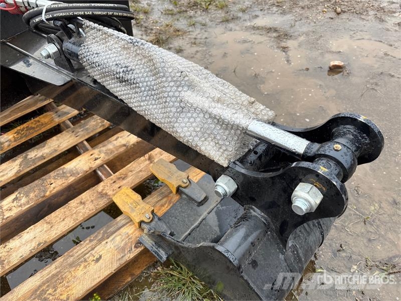 GIYI GY-BK56 56 in Skid Steer Backhoe (Unused) Tranšėjų kasimo technika