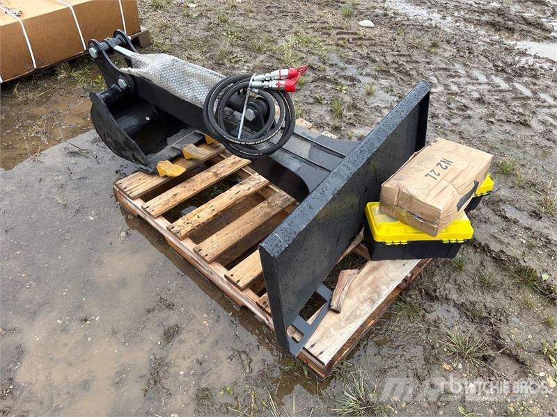 GIYI GY-BK56 56 in Skid Steer Backhoe (Unused) Tranšėjų kasimo technika