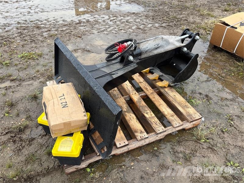 GIYI GY-BK56 56 in Skid Steer Backhoe (Unused) Tranšėjų kasimo technika