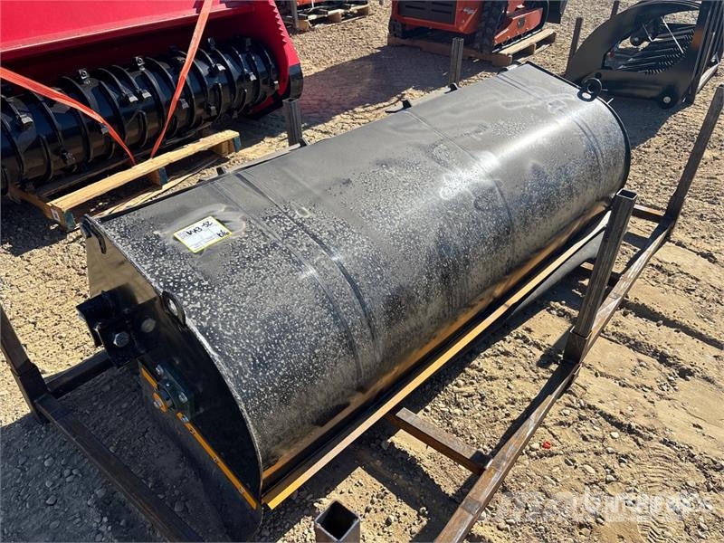  GIYI GY-BS72 72 in Skid Steer Sweeper (Unused) Cepillos
