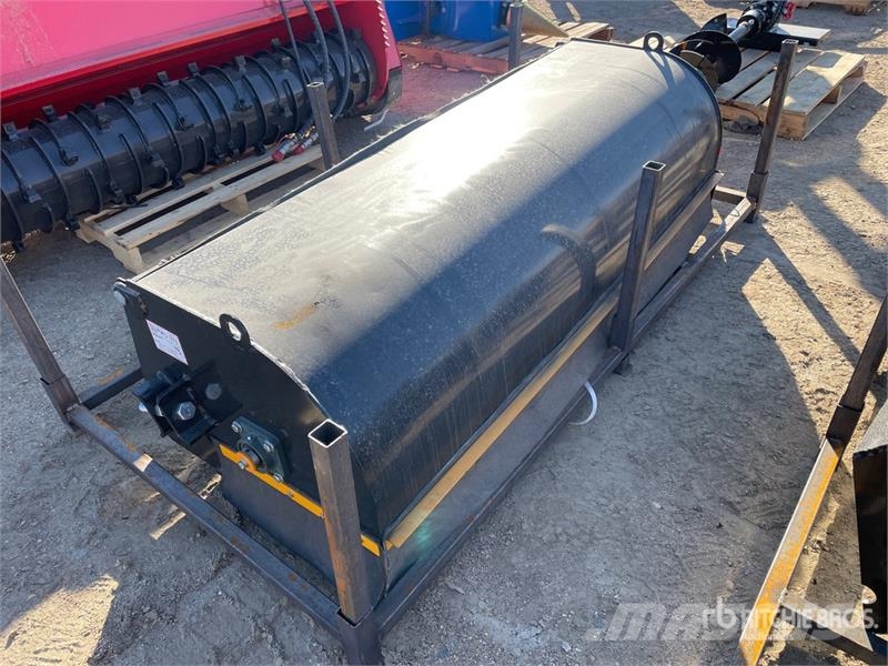GIYI GY-BS72 72 in Skid Steer Sweeper (Unused) Børster