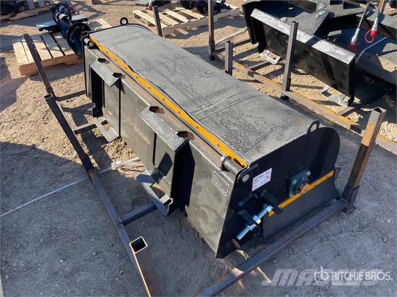 GIYI GY-BS72 72 in Skid Steer Sweeper (Unused) Børster
