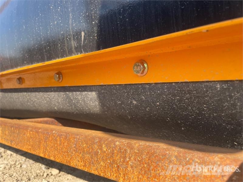 GIYI GY-BS72 72 in Skid Steer Sweeper (Unused) Süpürgeler