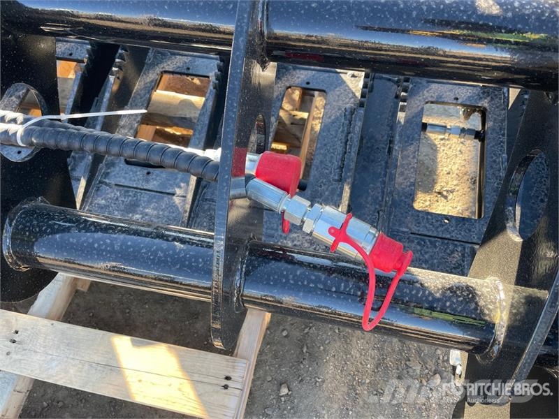 GIYI GY-CLG72 72 in Log Skid Steer Grapple (Unused Gripere