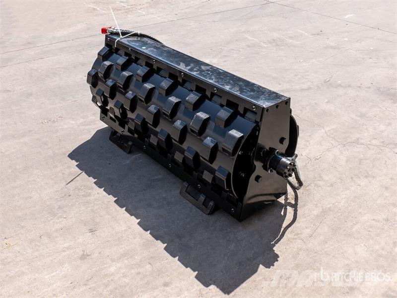 GIYI GY-CW70 59 in Padfoot Skid Steer Vibratory Ro Valjci