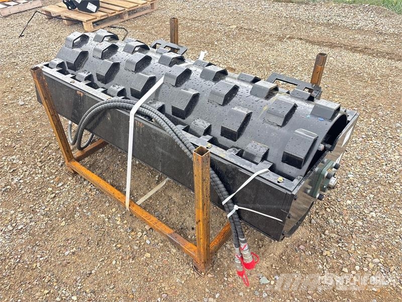 GIYI GY-CW70 59 in Padfoot Skid Steer Vibratory Ro Valce
