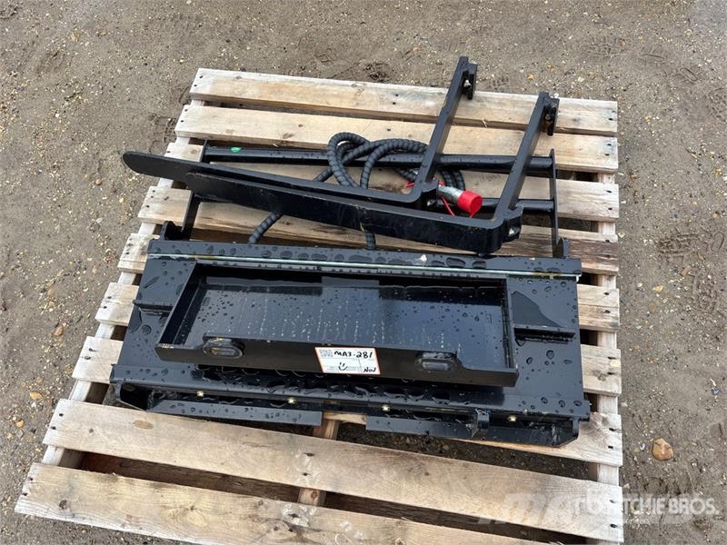  GIYI GY-CYHC 29 in Mini Skid Steer Forks (Unused) Forche