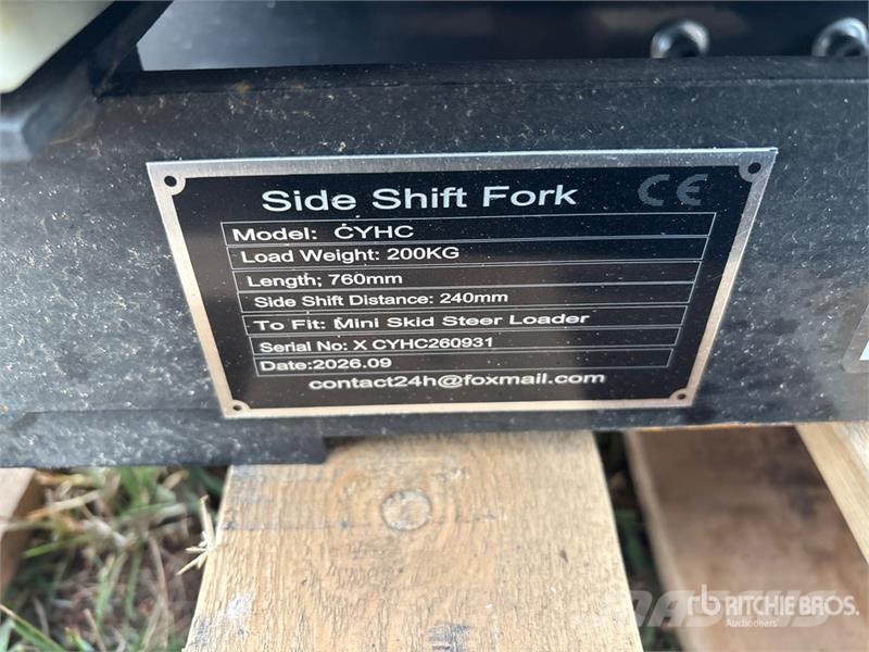 GIYI GY-CYHC 29 in Mini Skid Steer Forks (Unused) 叉