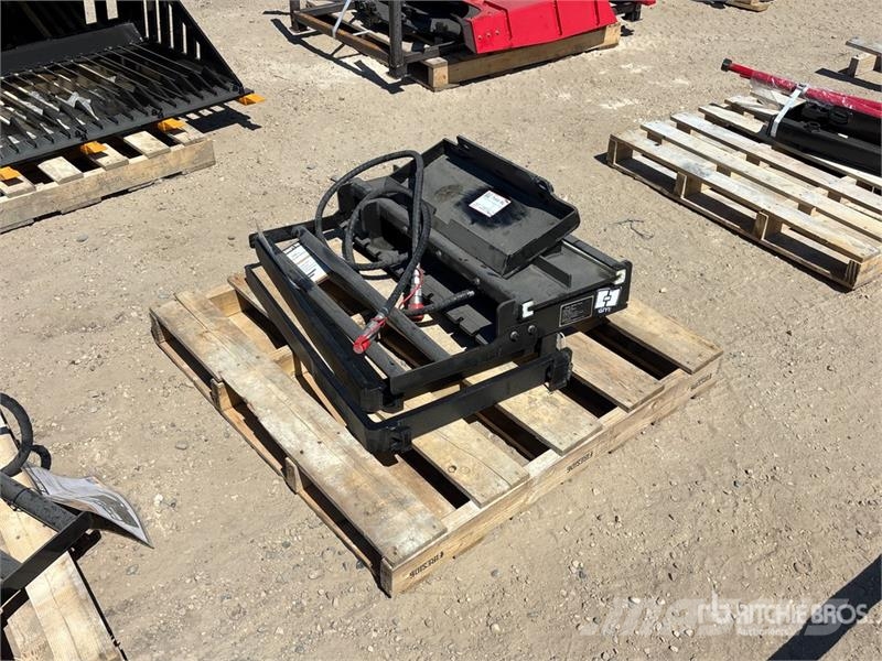 GIYI GY-CYHC 30 in Mini Skid Steer Forks (Unused) Вили
