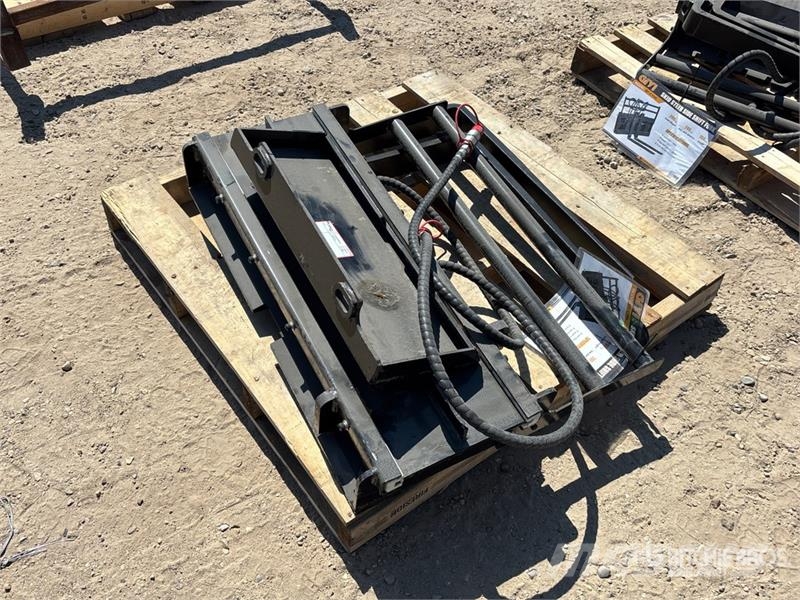 GIYI GY-CYHC 30 in Mini Skid Steer Forks (Unused) Вили