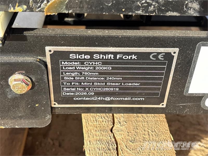  GIYI GY-CYHC 30 in Mini Skid Steer Forks (Unused) Horquillas