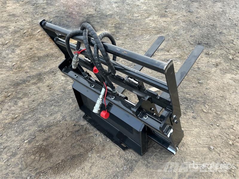 GIYI GY-CYHC 30 in Mini Skid Steer Forks (Unused) Villák