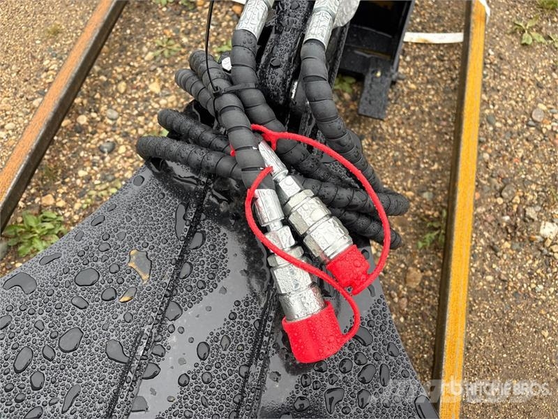 GIYI GY-D ZWB 45 in Skid Steer Backhoe (Unused) Utovarne korpe