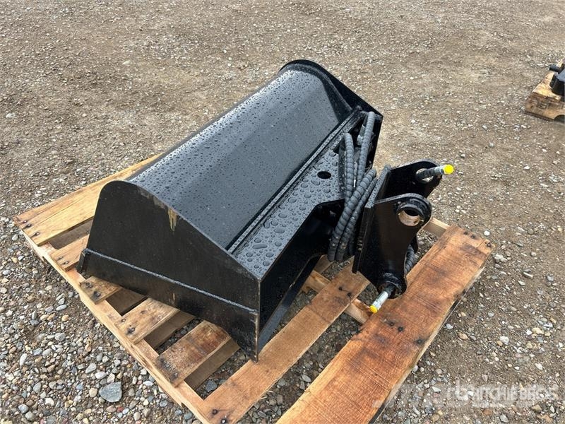 GIYI GY-D5T 35 in Hydraulic Tilting Excavator Buck Buckets