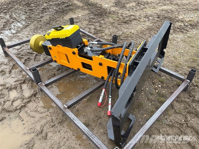 GIYI GY-D680 45 in Skid Steer Post Driver (Unused) Karja-aidat
