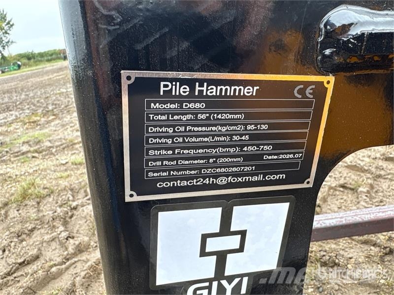 GIYI GY-D680 45 in Skid Steer Post Driver (Unused) Karja-aidat