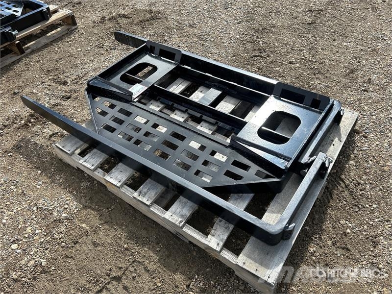GIYI GY-DHC 59 in Skid Steer Forks (Unused) Vidlica