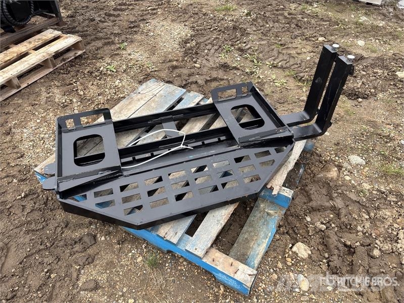 GIYI GY-DHC 59 in Skid Steer Forks (Unused) Šakės